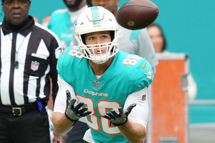 Free-agent tight end Mike Gesicki